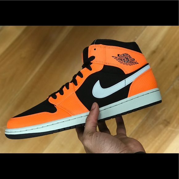 do jordan 1 mid fit true to size